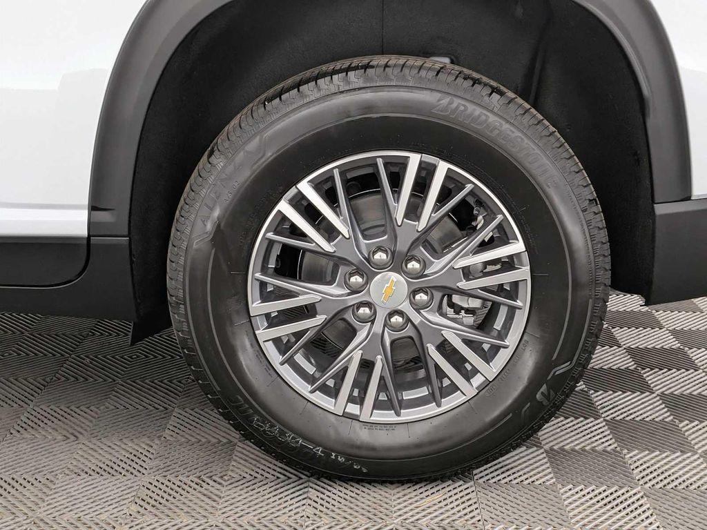 new 2026 Chevrolet Traverse car, priced at $41,000