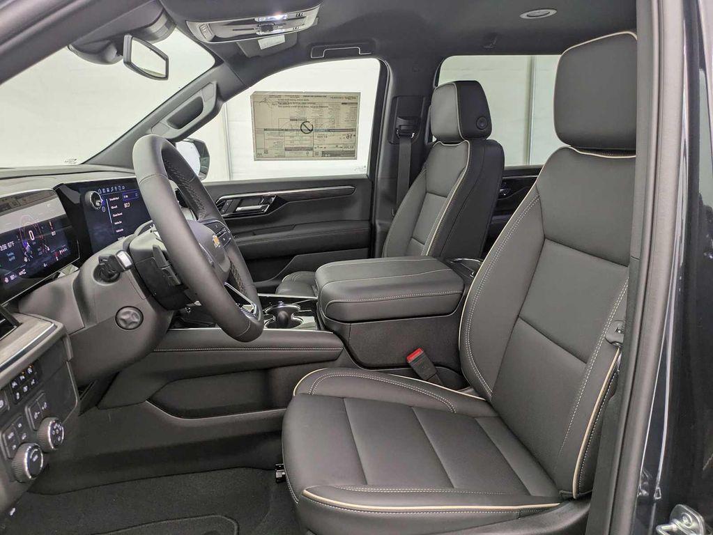 new 2025 Chevrolet Suburban car, priced at $72,500