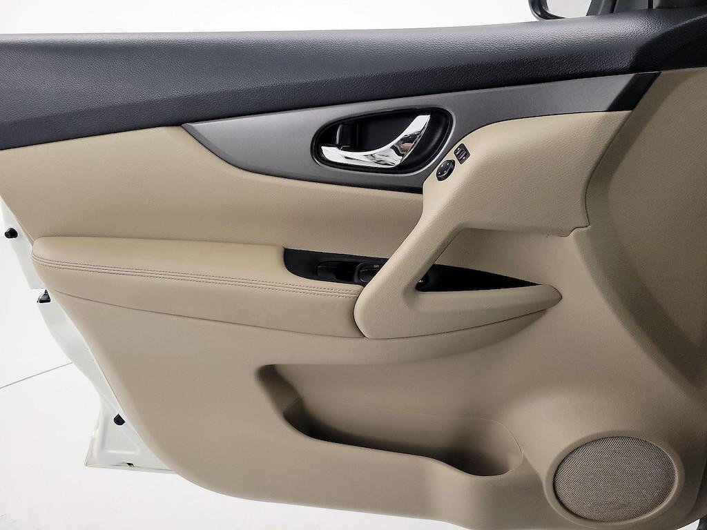 used 2016 Nissan Rogue car, priced at $12,998