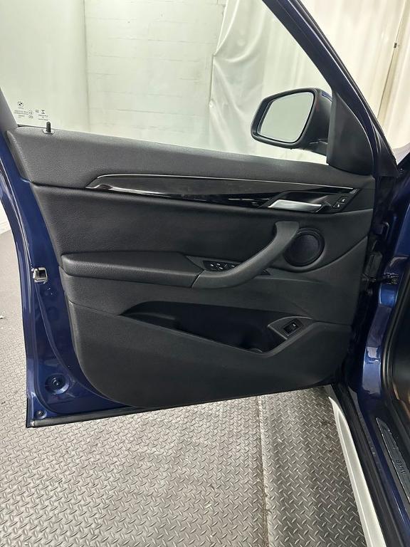 BMW X1 view 8
