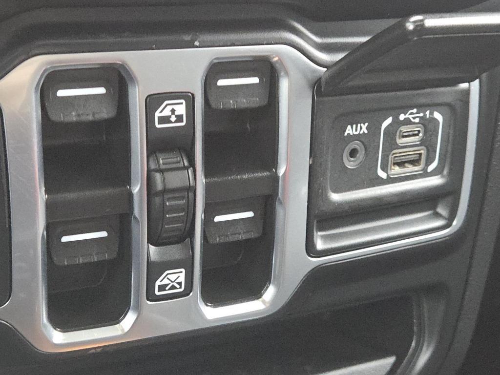 used 2021 Jeep Wrangler Unlimited car, priced at $27,000