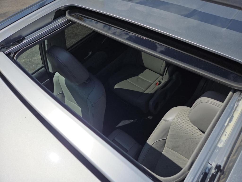 used 2017 Toyota Highlander car, priced at $17,899