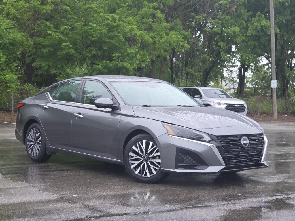used 2023 Nissan Altima car, priced at $19,356