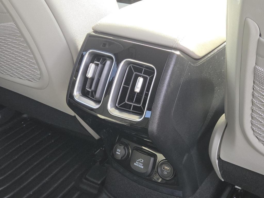 used 2024 Kia Sorento Hybrid car, priced at $31,899