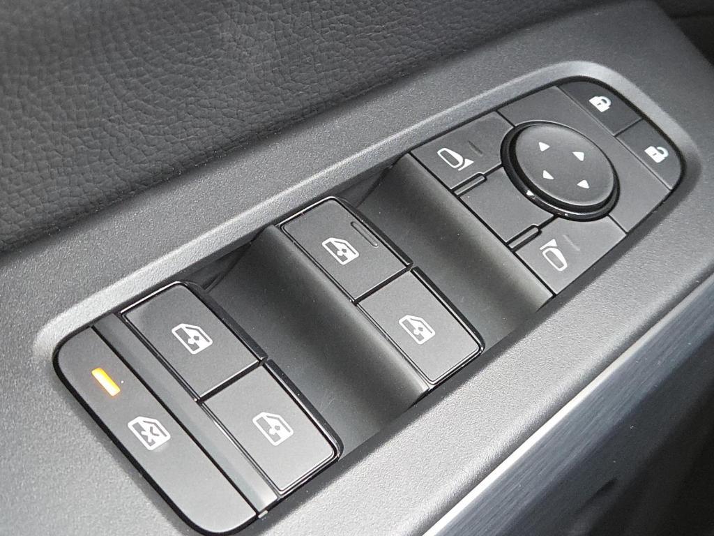 new 2025 Nissan Pathfinder car, priced at $38,187