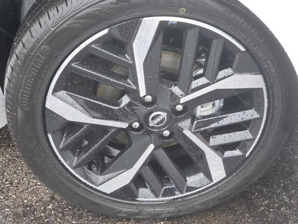 new 2025 Nissan Versa car, priced at $21,943