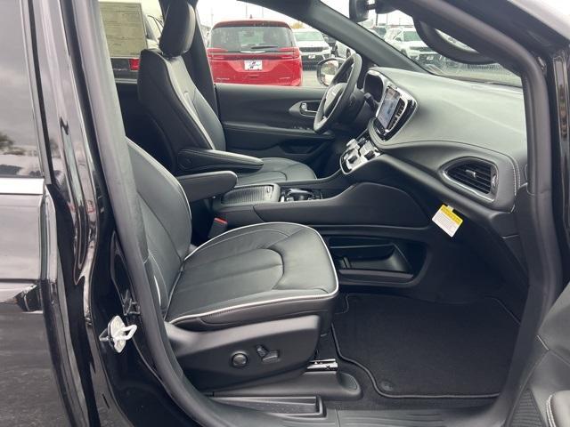 new 2026 Chrysler Pacifica car, priced at $44,405