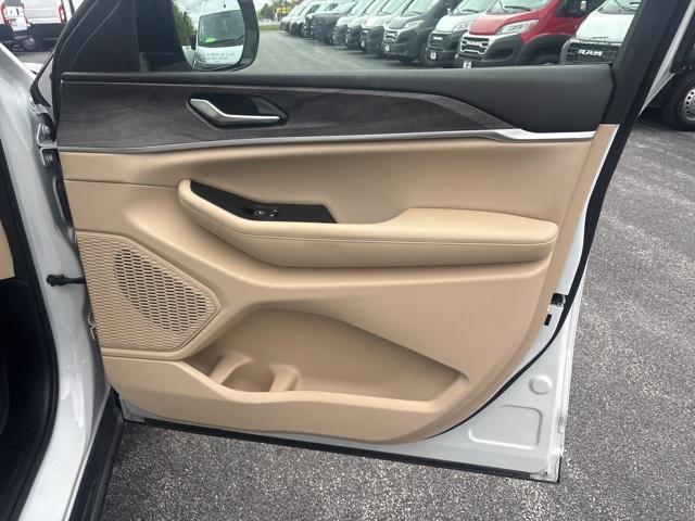 used 2024 Jeep Grand Cherokee L car, priced at $37,734