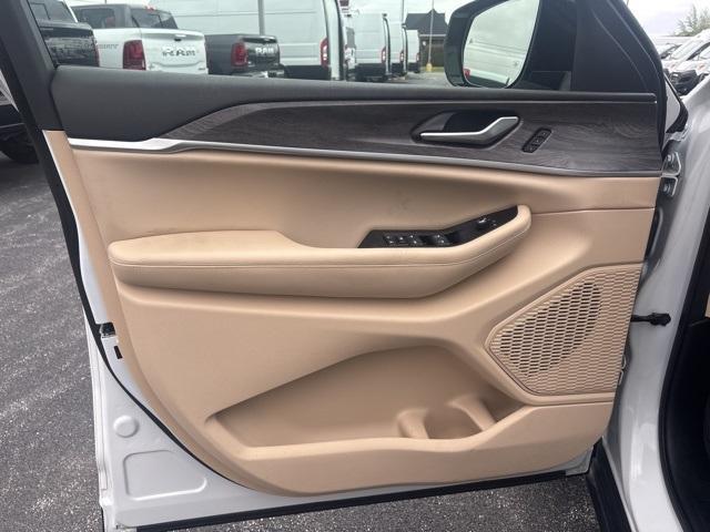 used 2024 Jeep Grand Cherokee L car, priced at $37,734