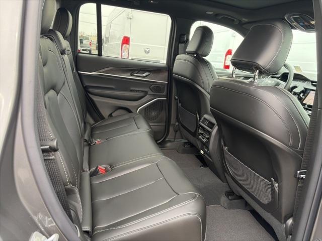 new 2026 Jeep Grand Cherokee car, priced at $48,300