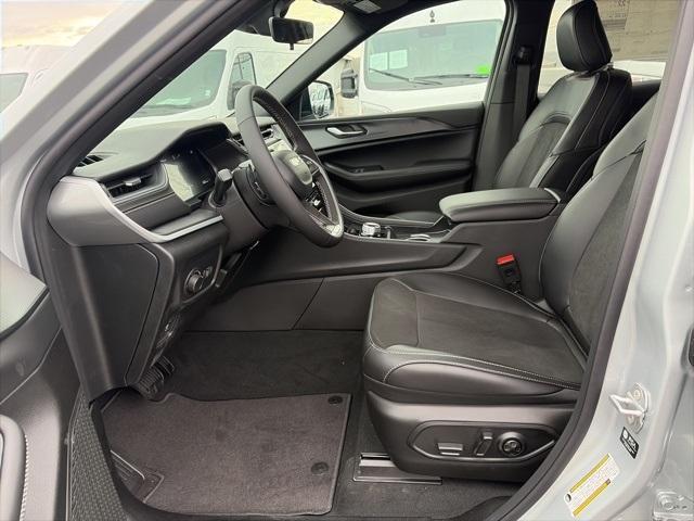 new 2025 Jeep Grand Cherokee car, priced at $44,145