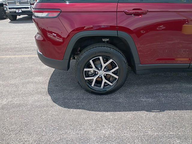 used 2025 Jeep Grand Cherokee car, priced at $38,914