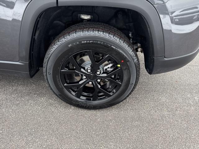 new 2025 Jeep Grand Cherokee car, priced at $43,075