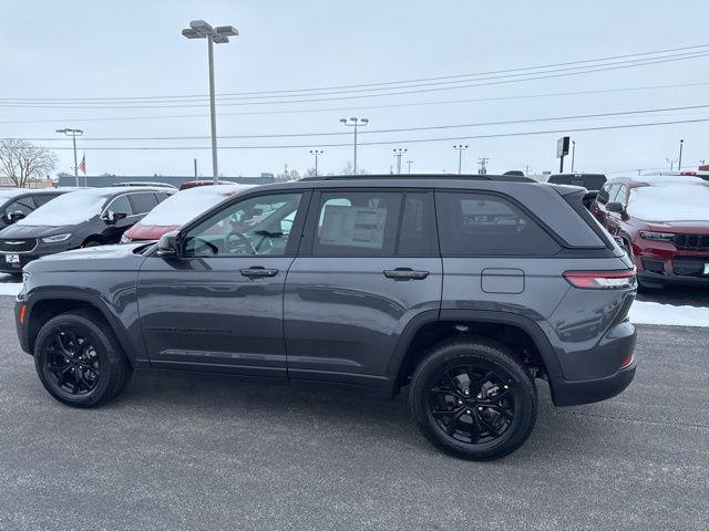new 2025 Jeep Grand Cherokee car, priced at $40,325
