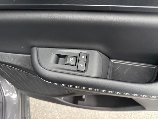 new 2025 Jeep Grand Cherokee car, priced at $43,075