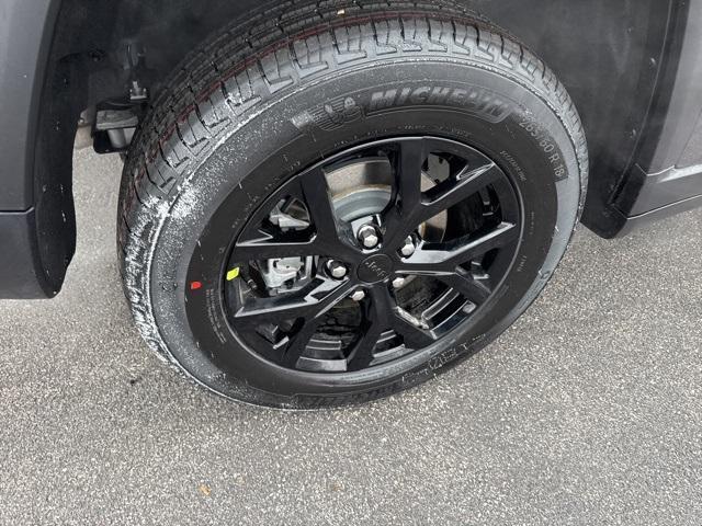 new 2025 Jeep Grand Cherokee car, priced at $43,075