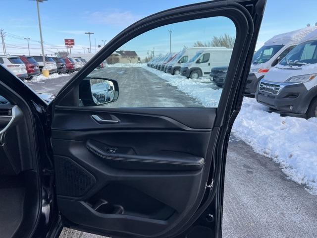 used 2024 Jeep Grand Cherokee car, priced at $30,949