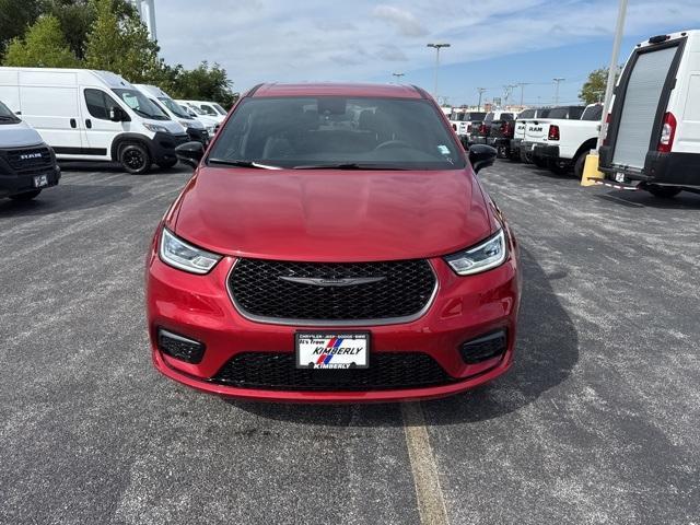 new 2026 Chrysler Pacifica car, priced at $39,060