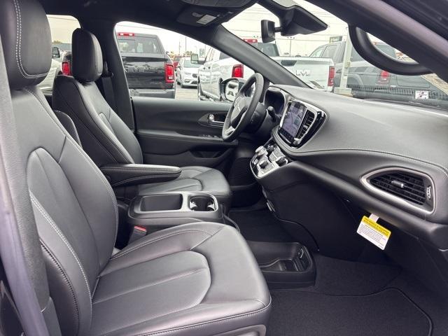 new 2026 Chrysler Pacifica car, priced at $38,920