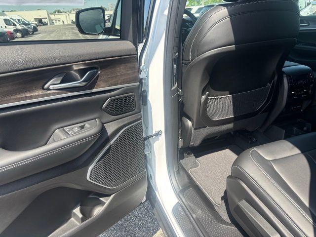 new 2026 Jeep Grand Cherokee L car, priced at $44,565