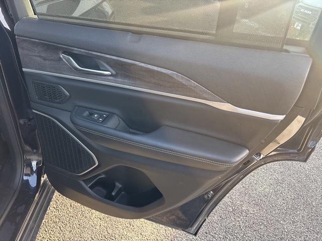 used 2024 Jeep Grand Cherokee car, priced at $34,997