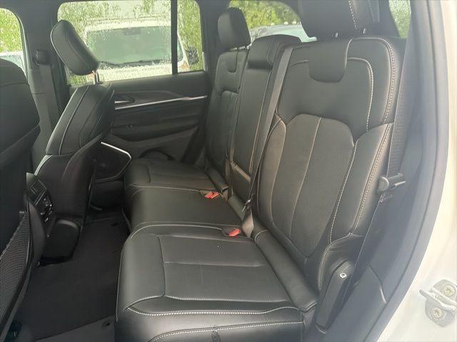 new 2026 Jeep Grand Cherokee car, priced at $48,655