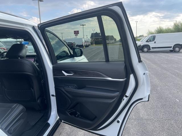 new 2025 Jeep Grand Cherokee L car, priced at $44,620