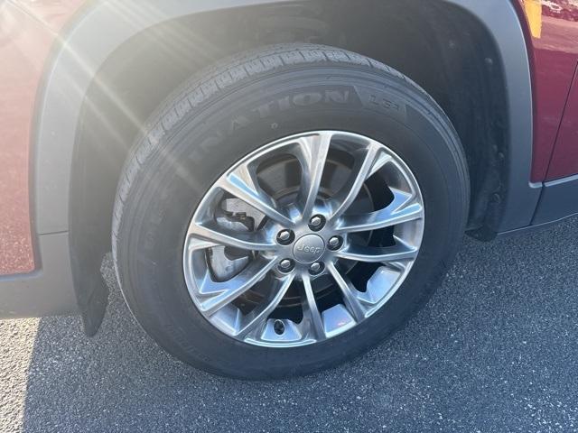 used 2021 Jeep Cherokee car, priced at $18,909