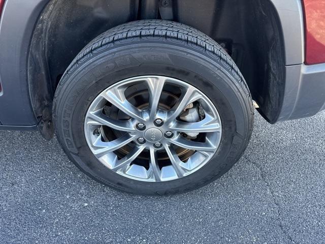 used 2021 Jeep Cherokee car, priced at $18,909