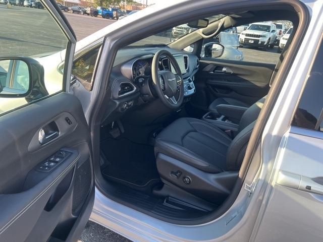 new 2026 Chrysler Pacifica car, priced at $38,615