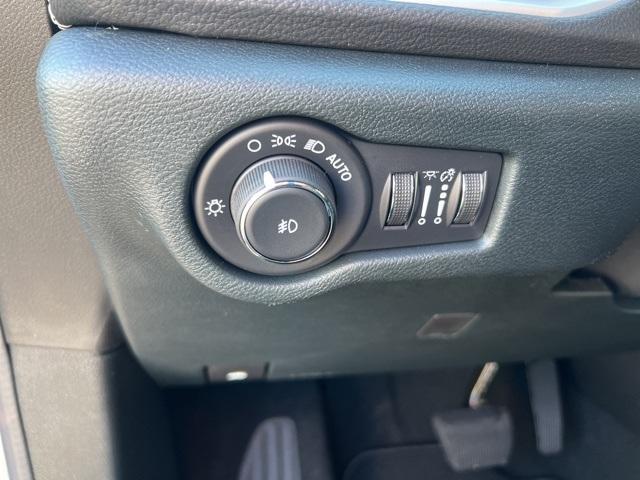 new 2026 Chrysler Pacifica car, priced at $38,615