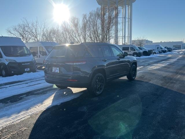 new 2025 Jeep Grand Cherokee car, priced at $42,575