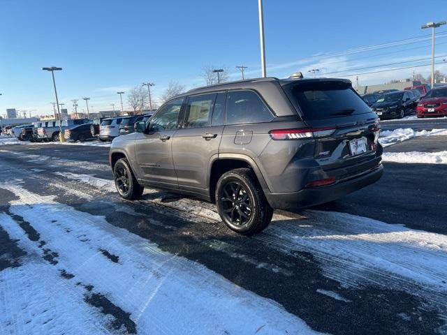 new 2025 Jeep Grand Cherokee car, priced at $42,575