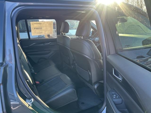 new 2025 Jeep Grand Cherokee car, priced at $42,575