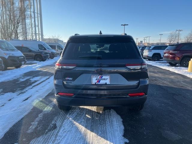 new 2025 Jeep Grand Cherokee car, priced at $42,575