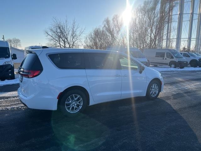 new 2026 Chrysler Pacifica car, priced at $39,145