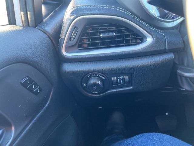 new 2026 Chrysler Pacifica car, priced at $39,145