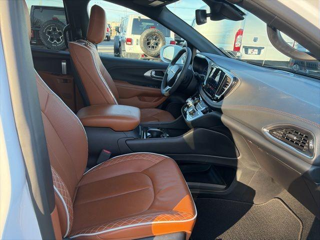 used 2024 Chrysler Pacifica Hybrid car, priced at $39,952