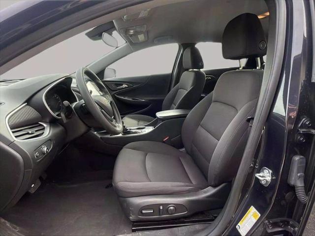 2023 GRAY Chevrolet Malibu