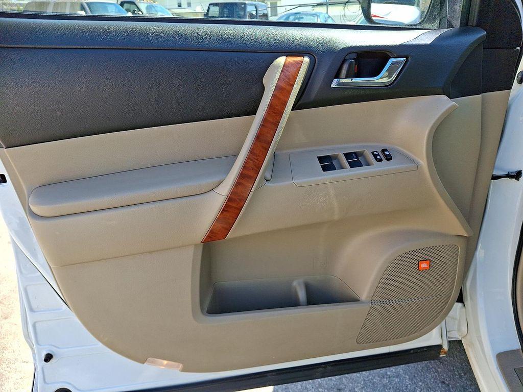 used 2008 Toyota Highlander car, priced at $7,680