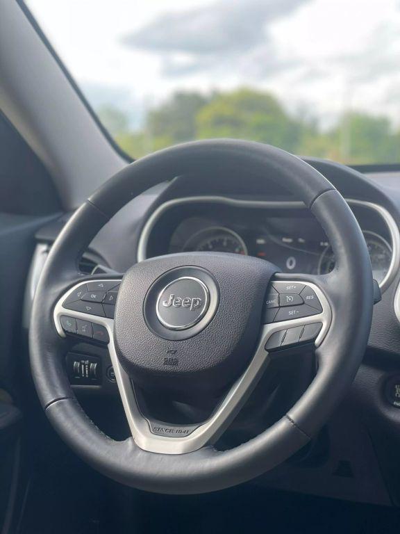 used 2016 Jeep Cherokee car, priced at $10,350