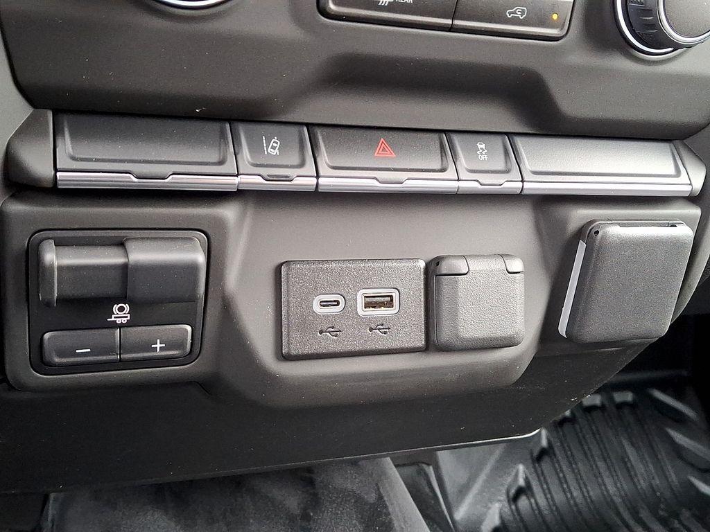 new 2025 Chevrolet Silverado 3500 car, priced at $50,923