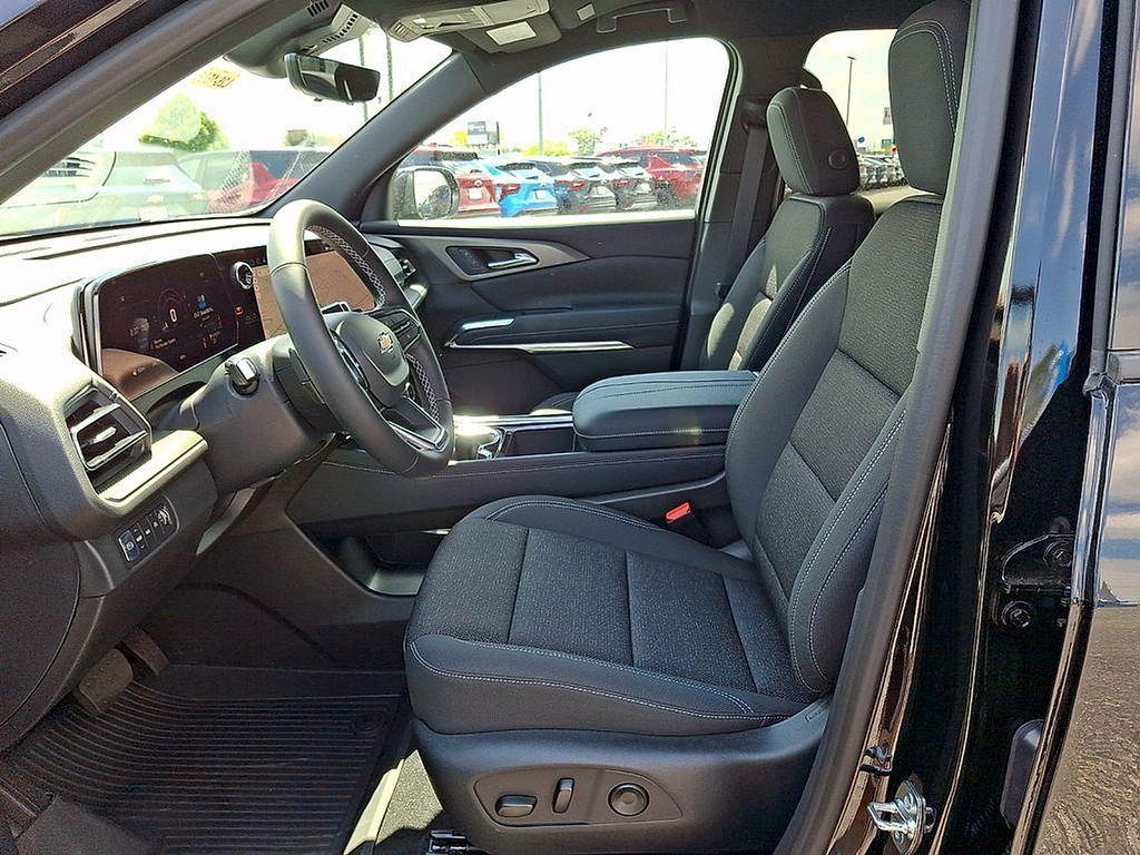 new 2026 Chevrolet Traverse car, priced at $45,626