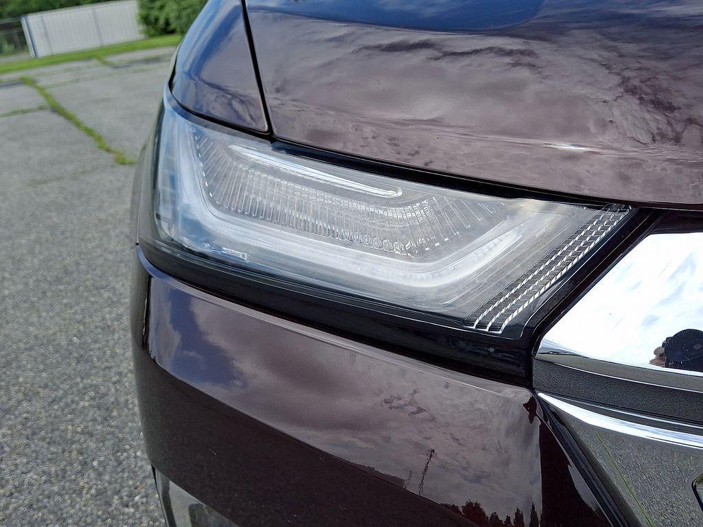 used 2022 Chevrolet Traverse car, priced at $29,161