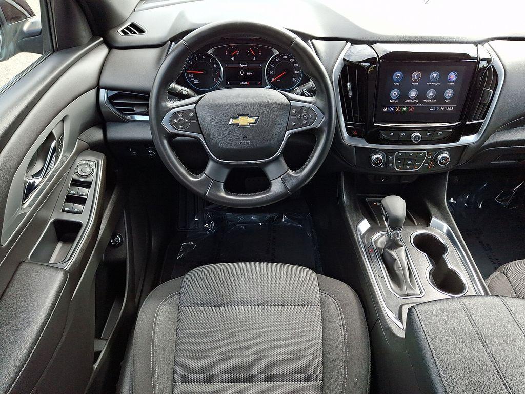 used 2022 Chevrolet Traverse car, priced at $29,161