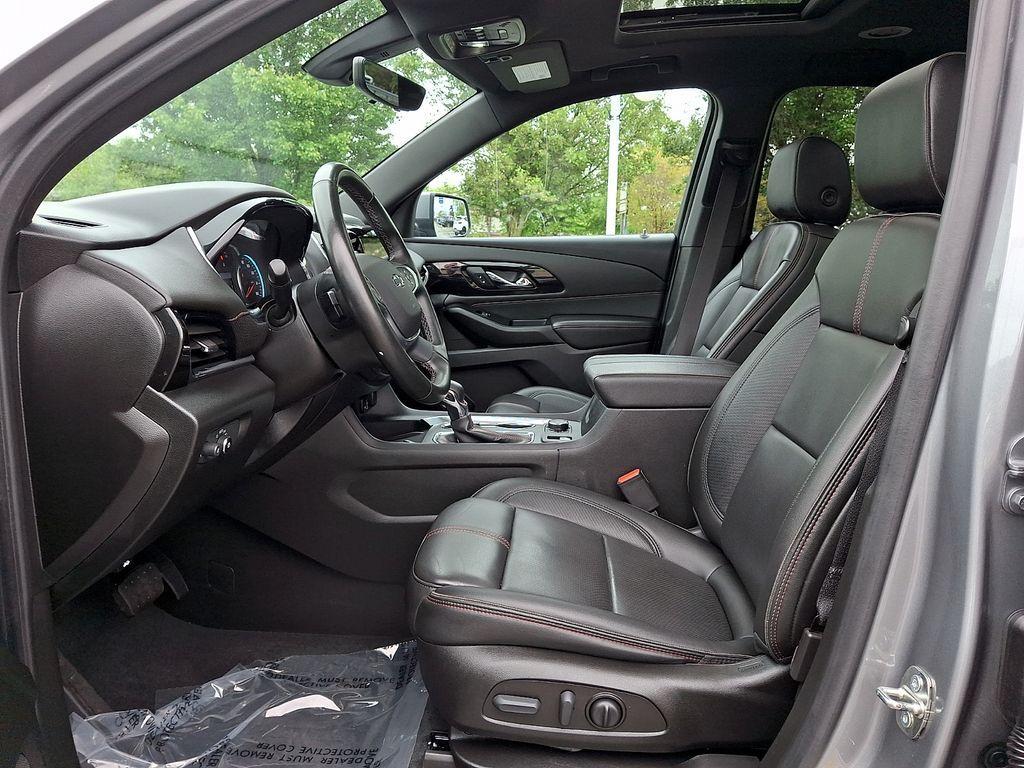 used 2023 Chevrolet Traverse car, priced at $41,532