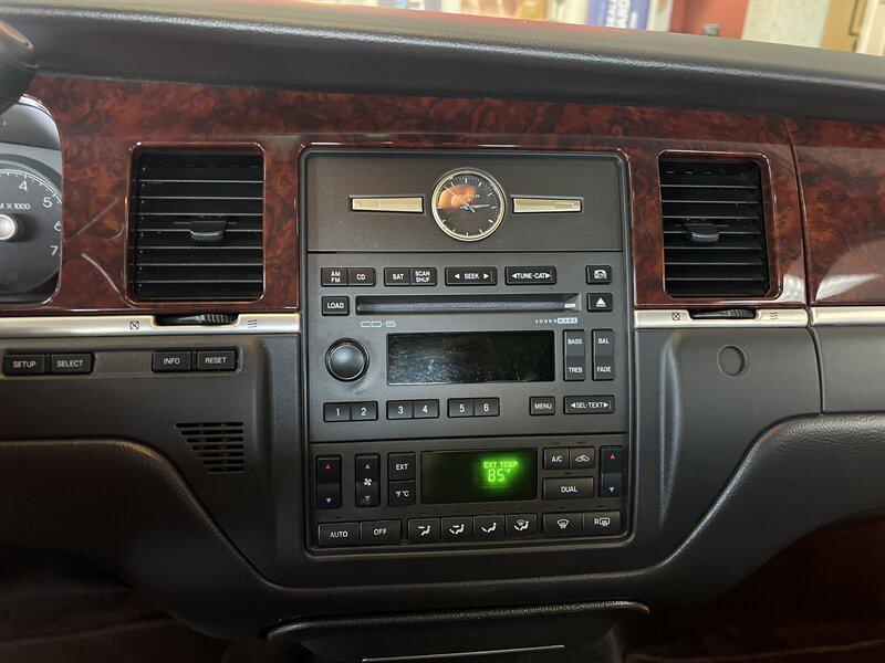 used 2009 Lincoln Town Car car, priced at $8,995