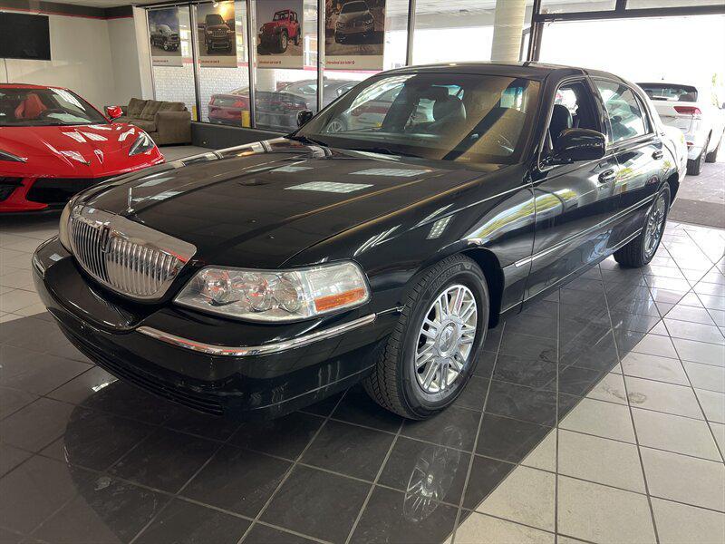 used 2009 Lincoln Town Car car, priced at $8,995