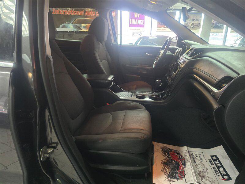 used 2015 Chevrolet Traverse car, priced at $6,995