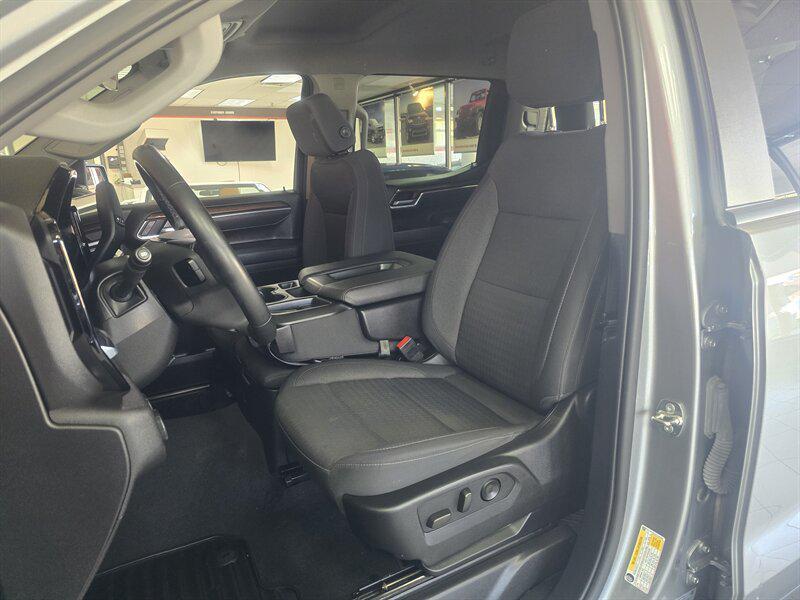 used 2025 Chevrolet Silverado 1500 car, priced at $37,995